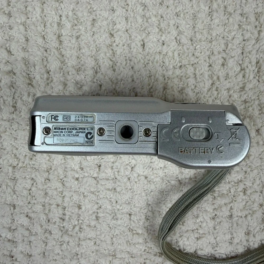 Nikon Coolpix L3 Silver 5.1MP 3x Optical Zoom Vintage Digital Camera Y2K READ